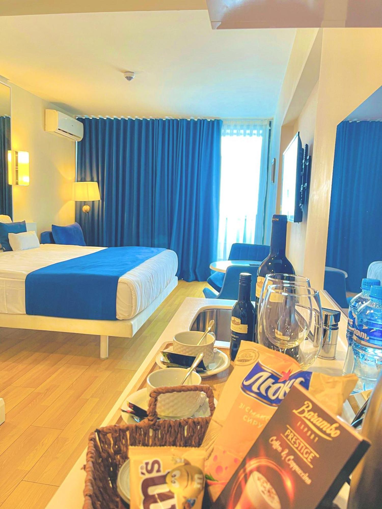 Seaside Vip Hotel Batumi Exterior photo